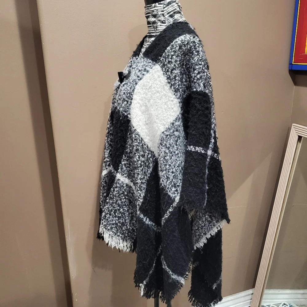 Maurices Buffalo Plaid Shawl